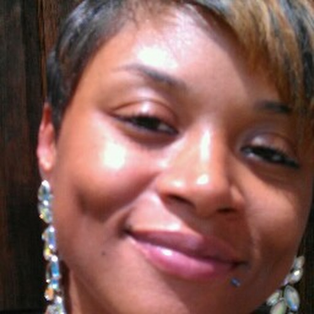 Meet your Posher, Ebony